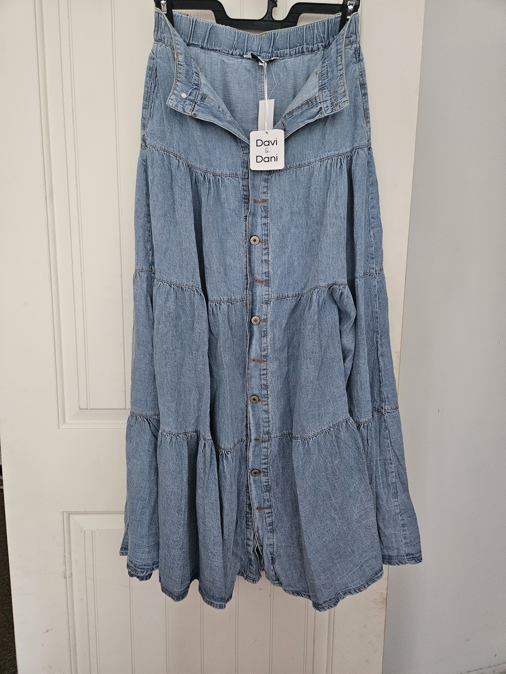 Davi & Dani Light Wash Button-Front Tiered Denim Skirt